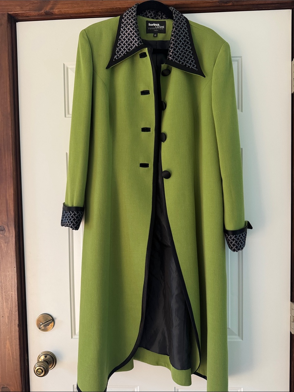 Gorgeous vintage Lorina LaZinni coat, size 16.